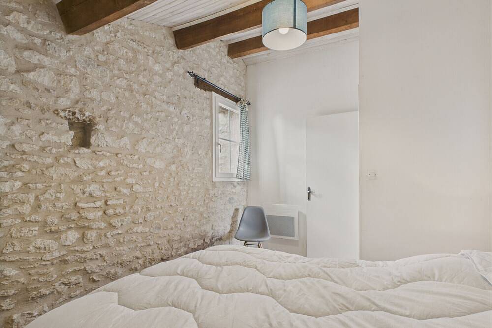 Authentic stone house for 7 with garden in Saint-Vincent-sur-Jard, Vendée