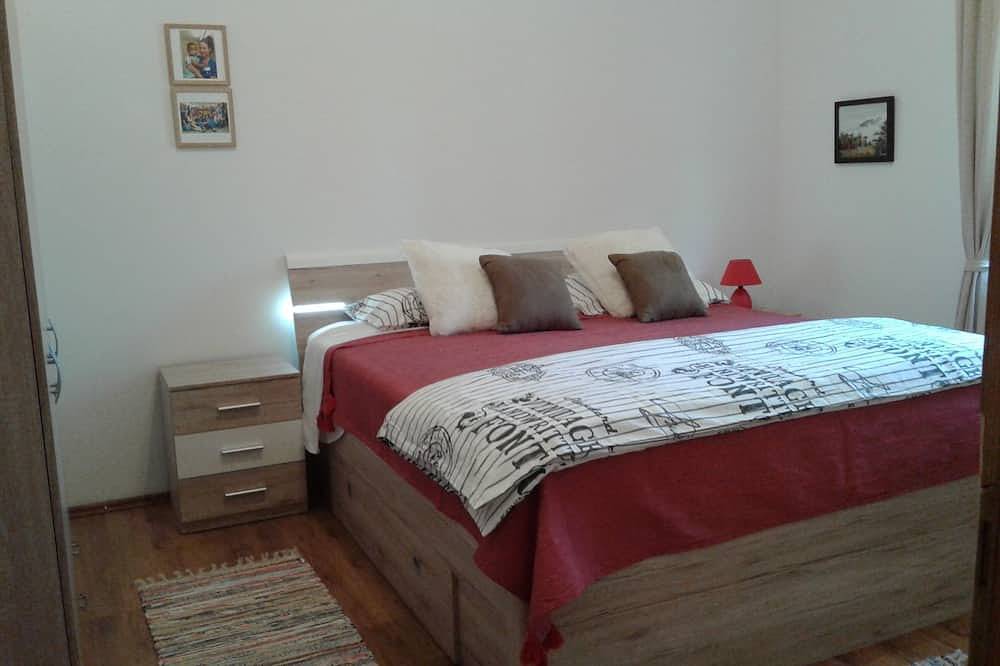 Home in Serene Village-Vineyards Views-Central To All Attractions-Highway in Zadar