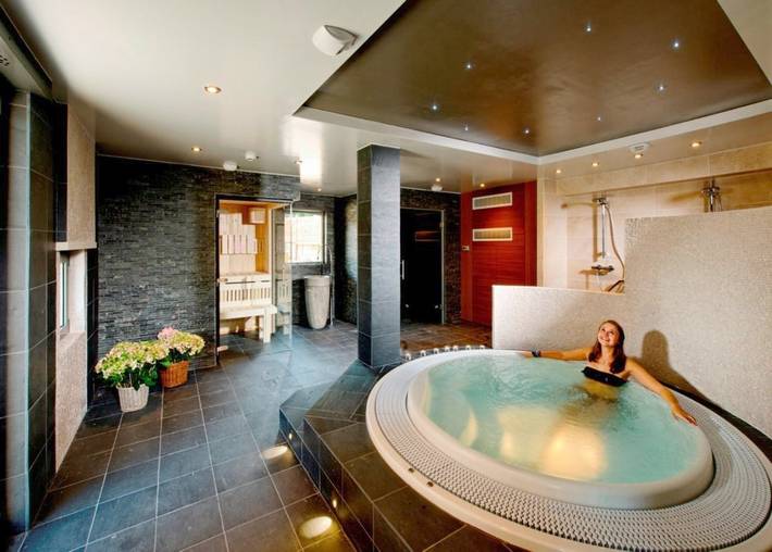 Hôtel pour 2 personnes, avec Jacuzzi et Terrasse ainsi que Jardin et Sauna