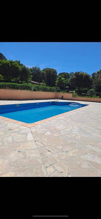 Gîte pour 4 personnes, avec jardin et piscine à Gassin - 3