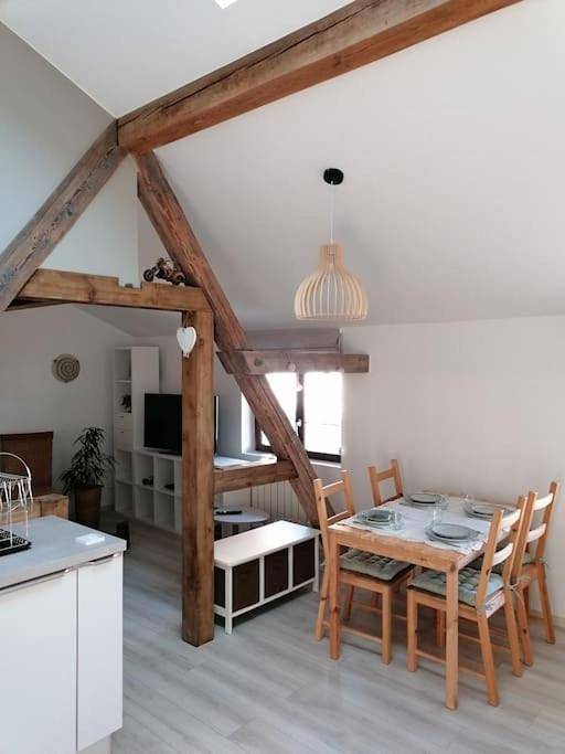 Appartement entier, One-Bedroom Apartment in Pfastatt, Région de Mulhouse