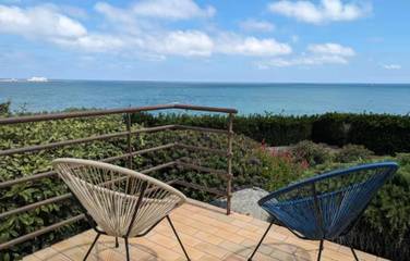 Location de vacances pour 5 personnes, avec vue et jardin dans Plage De Kersaliou