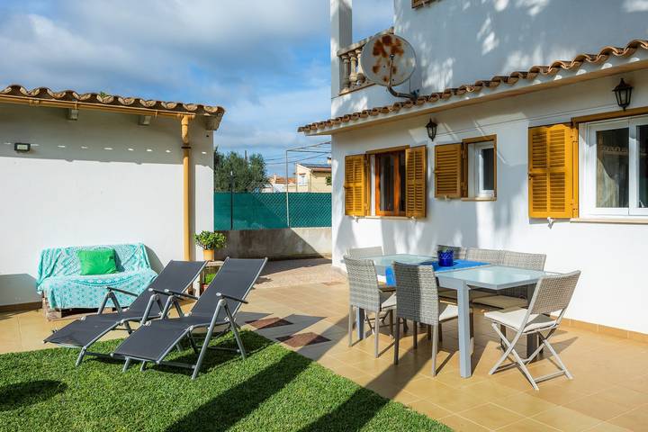 Casa rural para 8 personas, con Balcón y Jardín en Campos - 2