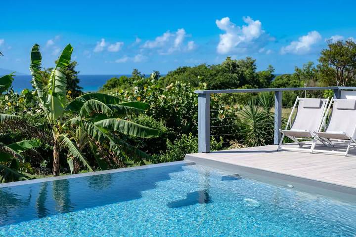 Villa pour 9 personnes, avec piscine ainsi que jardin et vue