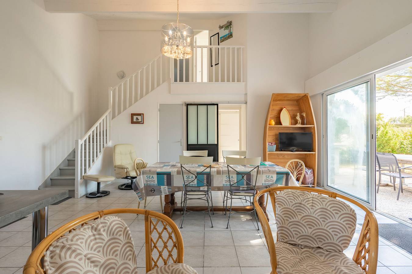 Casa de Vacaciones 'Bleu Océan, Le Loft' con Terraza Privada, Jardín Privado y Wi-Fi in Vaux-sur-Mer, Côte de Beauté