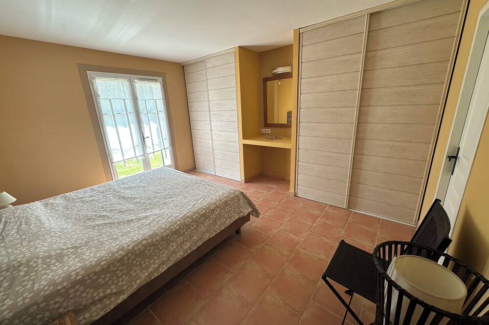2010 Villa komfortable, klimatisierte, beheiztem Pool in bester Lage in Séguret, Vaucluse