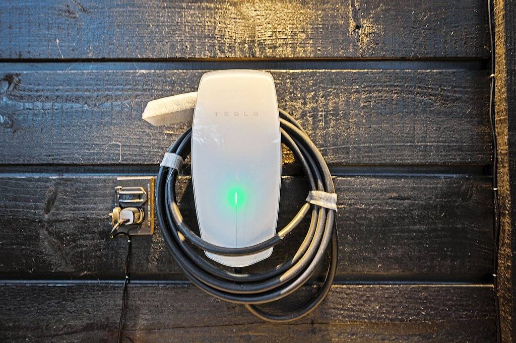 Cozy Cabin on the Pond w Hot Tub in Broken Bow, Broken Bow Lake