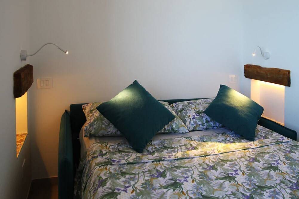 Relais Villa Giovanna -on the sea with garden in Marina di Caronia, Caronia
