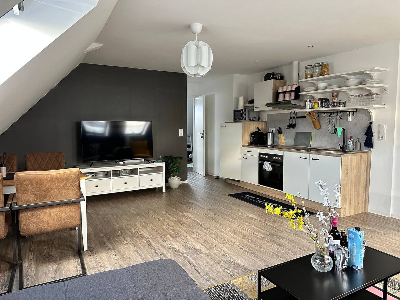Ganze Wohnung, Cozy 55 m² top floor apartment – ideal for holidays & work in Glückstadt, Kreis Steinburg