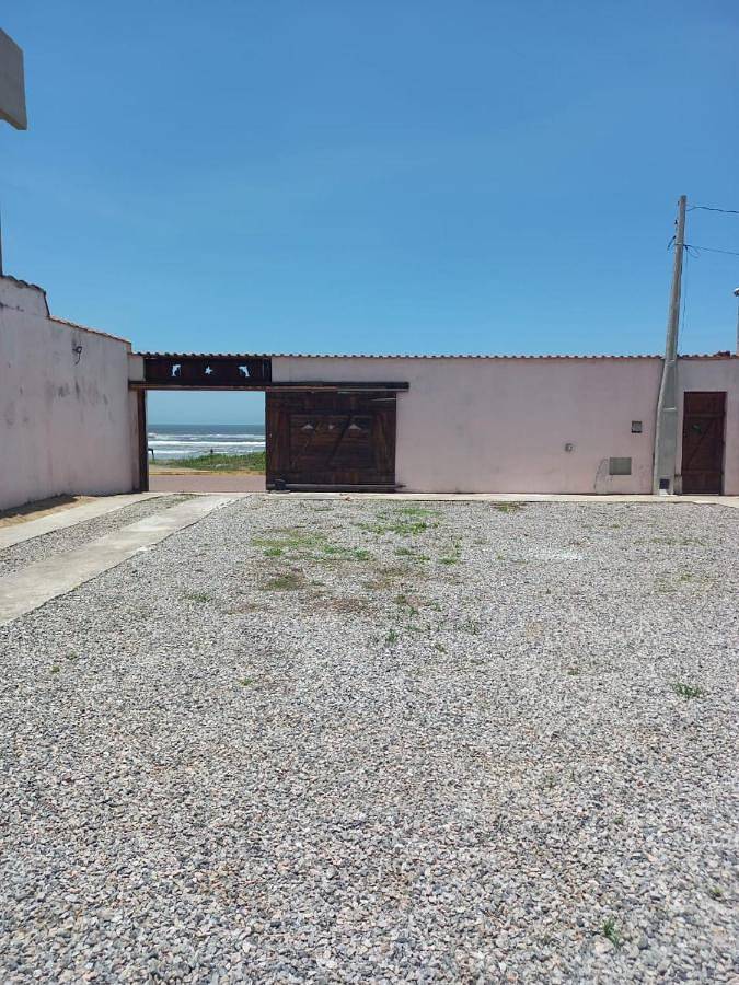 Casas e apartamentos de temporada para 4 pessoas, com terraço e vista em Itanhaém