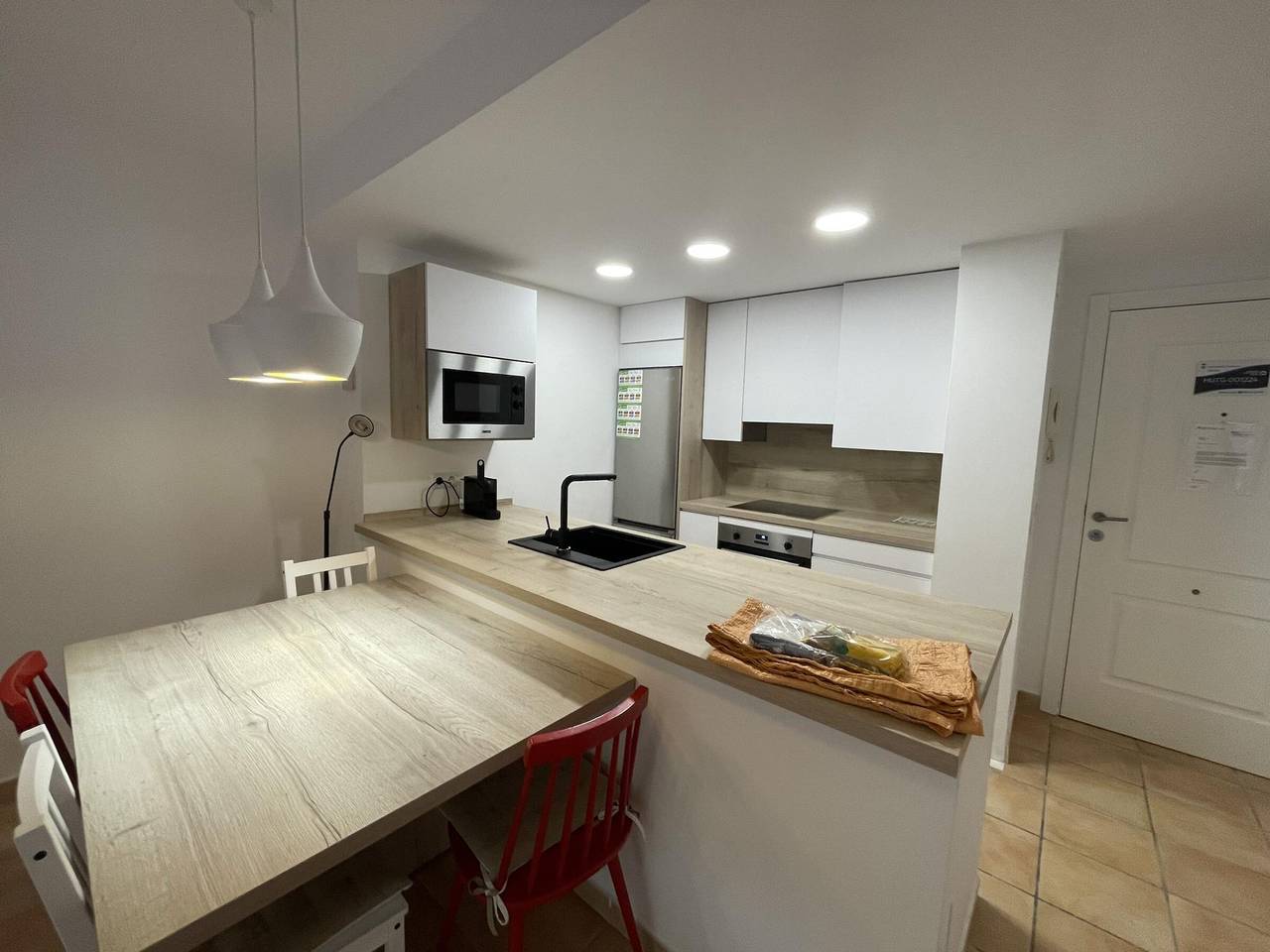 Entire apartment, Central Begur Apartment: Pool, Parking & Pet-Friendly Retreat in Begur Centre, Begur