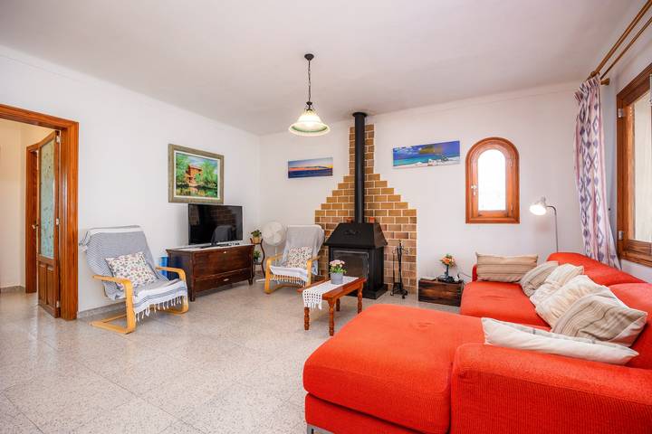 Holiday Home "Villa Marys" close to the Sea with Private Garden & Wi-Fi in Sa Ràpita, Campos