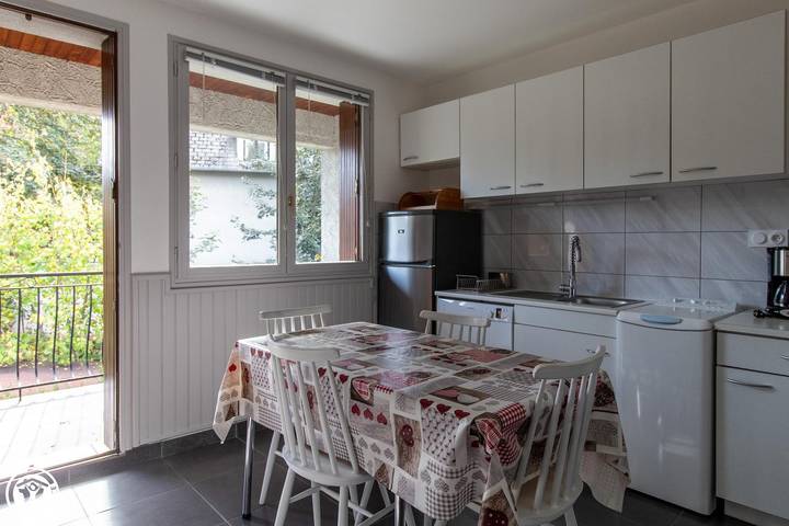 Gîte pour 5 personnes, avec jardin à Besse-et-Saint-Anastaise - 4
