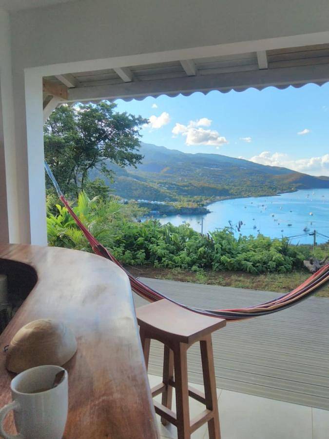 Appartement de vacances pour 4 personnes, avec vue ainsi que jardin et piscine