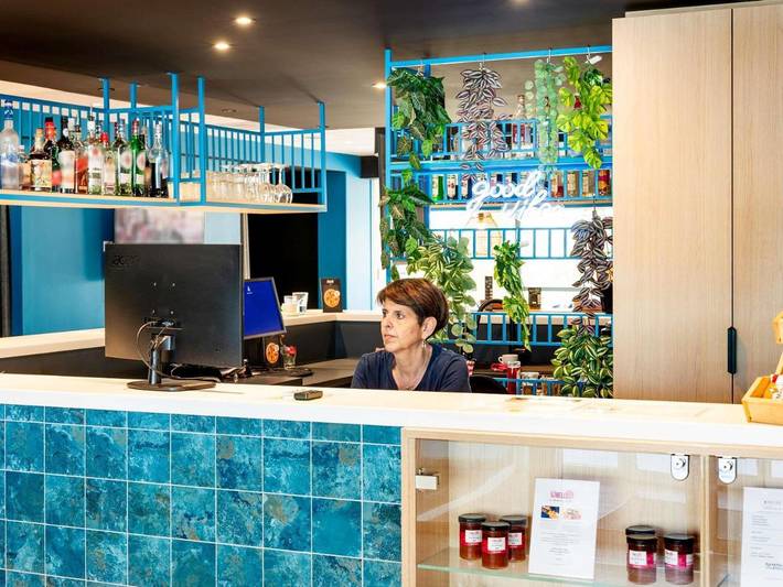 Hôtel pour 4 personnes, avec piscine et terrasse, animaux acceptés à Miramas - 4