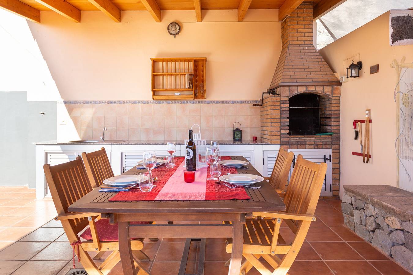 Ganze Wohnung, Ruhig gelegenes Apartment mit grosser Terrasse, Bbq und W-Lan  in Igueste de San Andrés, Santa Cruz de Tenerife