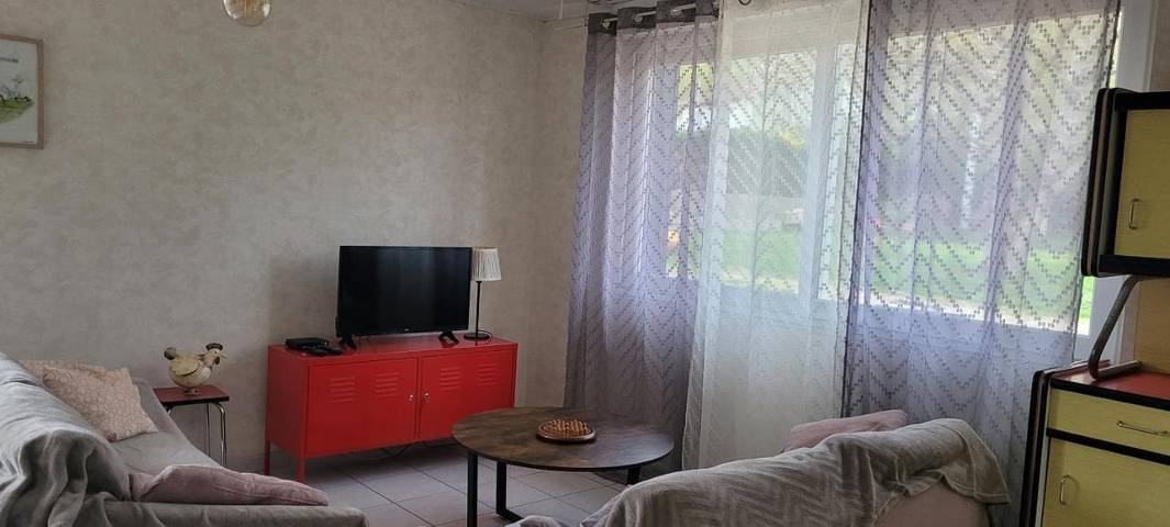 Location de vacances pour 5 personnes, avec terrasse à Lantriac - 4
