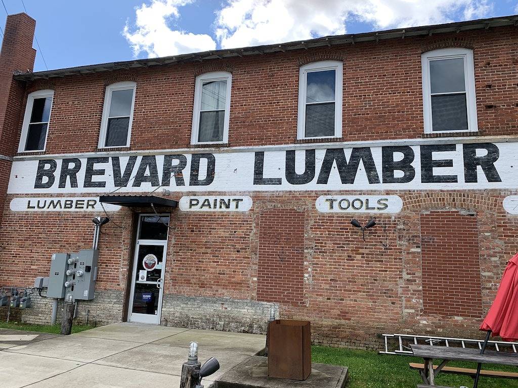 Neue Liste: Schritte von der Innenstadt, Fahrrad nach Pisgah, kurze Fahrt nach Dupont in Brevard, Transylvania County