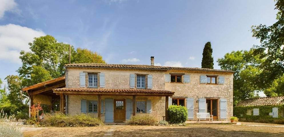 Location de vacances pour 15 personnes, avec jardin ainsi que vue et piscine à Belvèze - 2