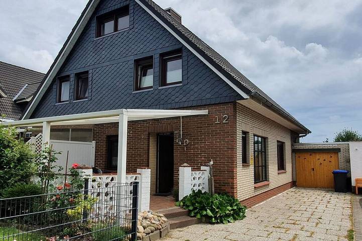 Ferienhaus für 9 Personen, mit Balkon und Garten in Nordholz