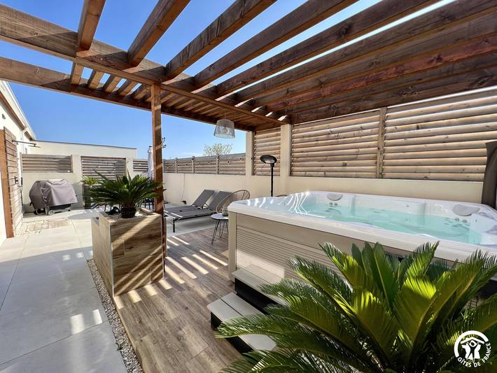 Gîte pour 2 personnes, avec Jacuzzi et Terrasse à Saint-Nazaire-d'Aude