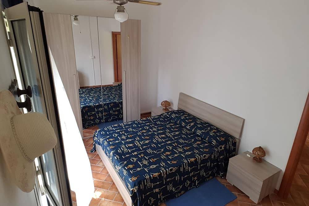 Wohnung in Villa auf unabhängigen Garten in einem großen Park gerade renoviert in Torre Olevola, Terracina
