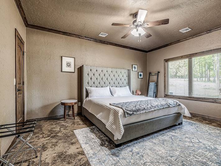 Vacation rental for 8 people, with hot tub and terrace in Eufaula Lake