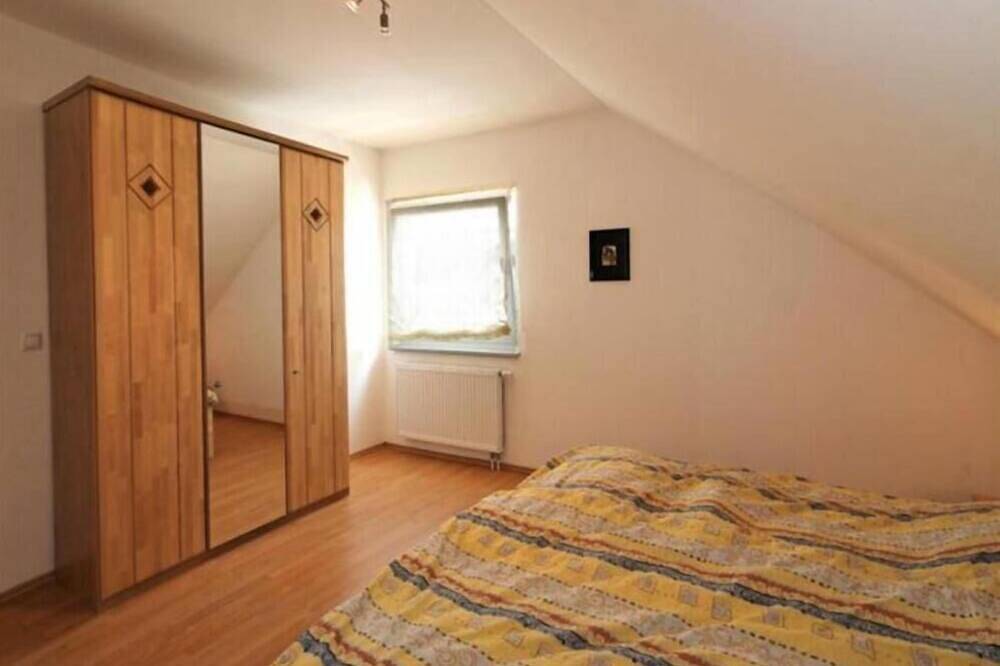 Ganze Wohnung, Urlaub in ruhiger Lage mit Südbalkon mit Blick auf den Bayerischen Wald in Mauth, Ostbayern