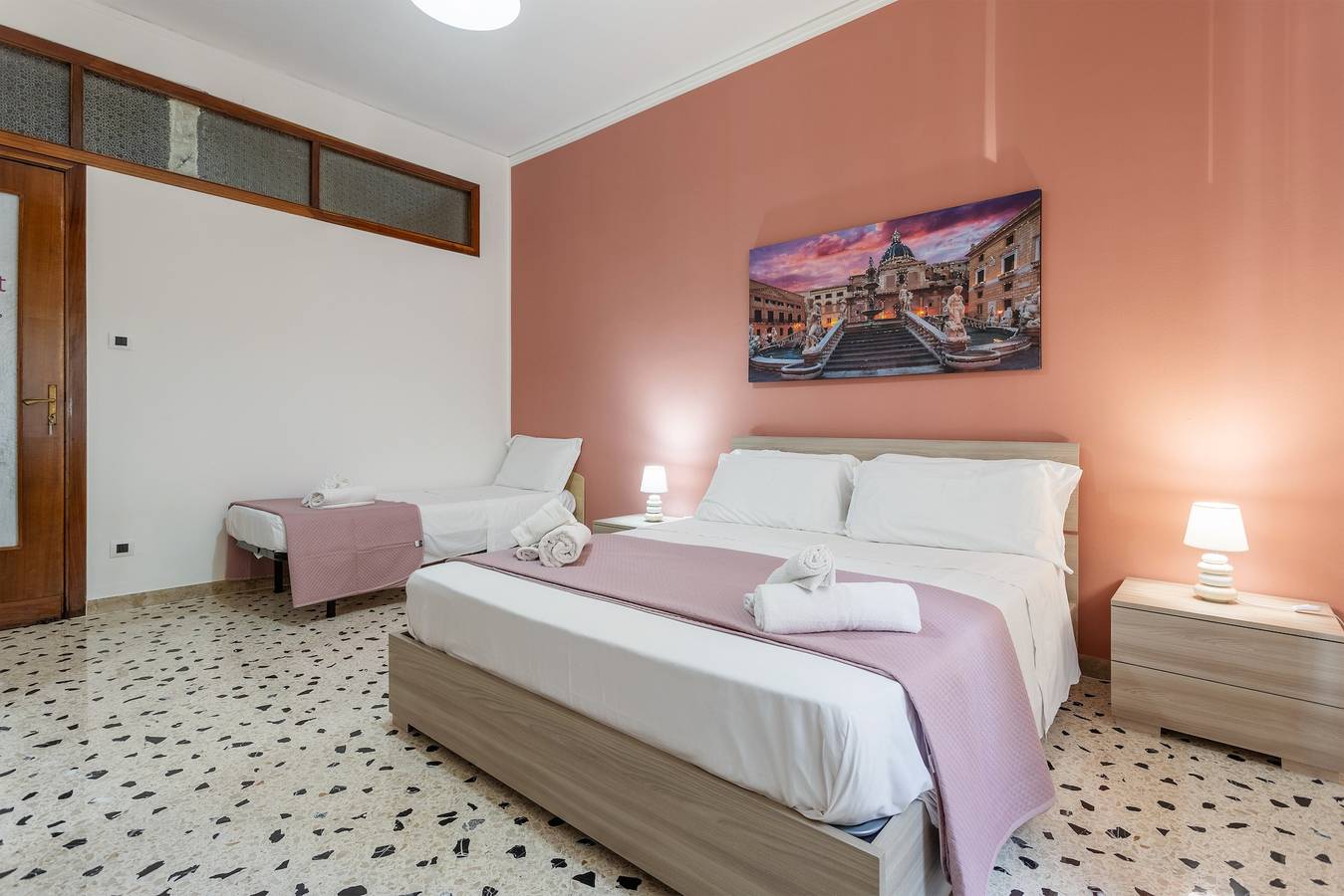 Appartement entier, Appartement de vacances "Dorotea" avec terrasse privée, climatisation et Wi-Fi. in Palerme, Province de Palerme