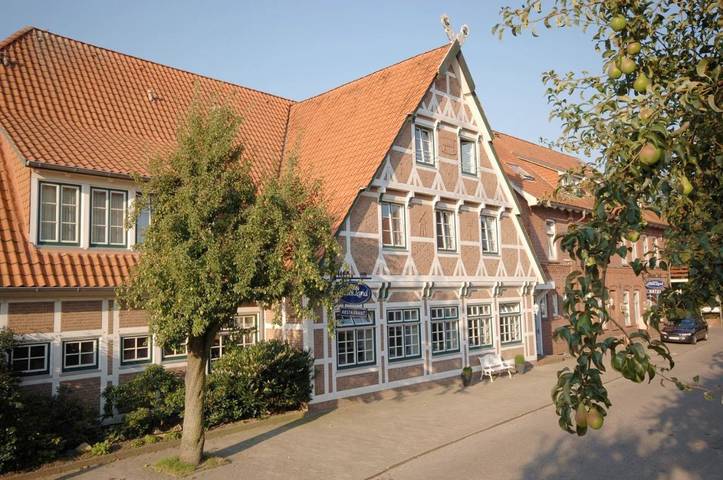 Hotel, mit Terrasse und Garten in Jork