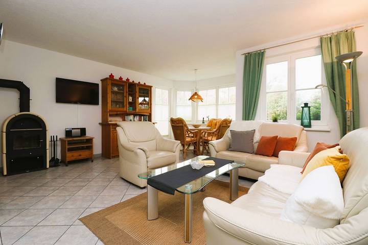 Ferienwohnung für 4 Personen, mit Terrasse in Wustrow - 2