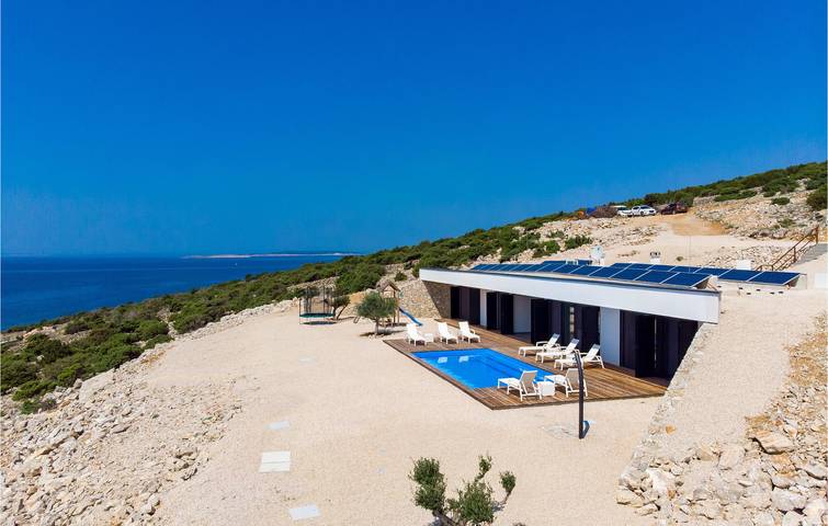 Encantador apartamento de 2 dormitorios con piscina y terraza, a 200 m de la costa in Pag Ciudad, Pag