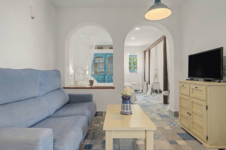 Apartamento inteiro, Encantador apartamento con piscina, terraza, aire acondicionado y Wi-Fi in Conil de la Frontera, Costa de la luz