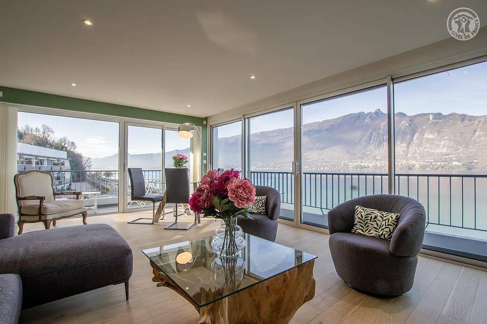 Entire apartment, L'eclat Du Lac - Tresserve in Tresserve, Chambéry region