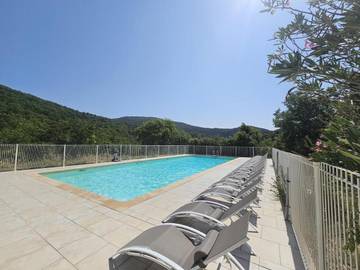 Gîte pour 6 personnes, avec terrasse et piscine, animaux acceptés à La Livinière