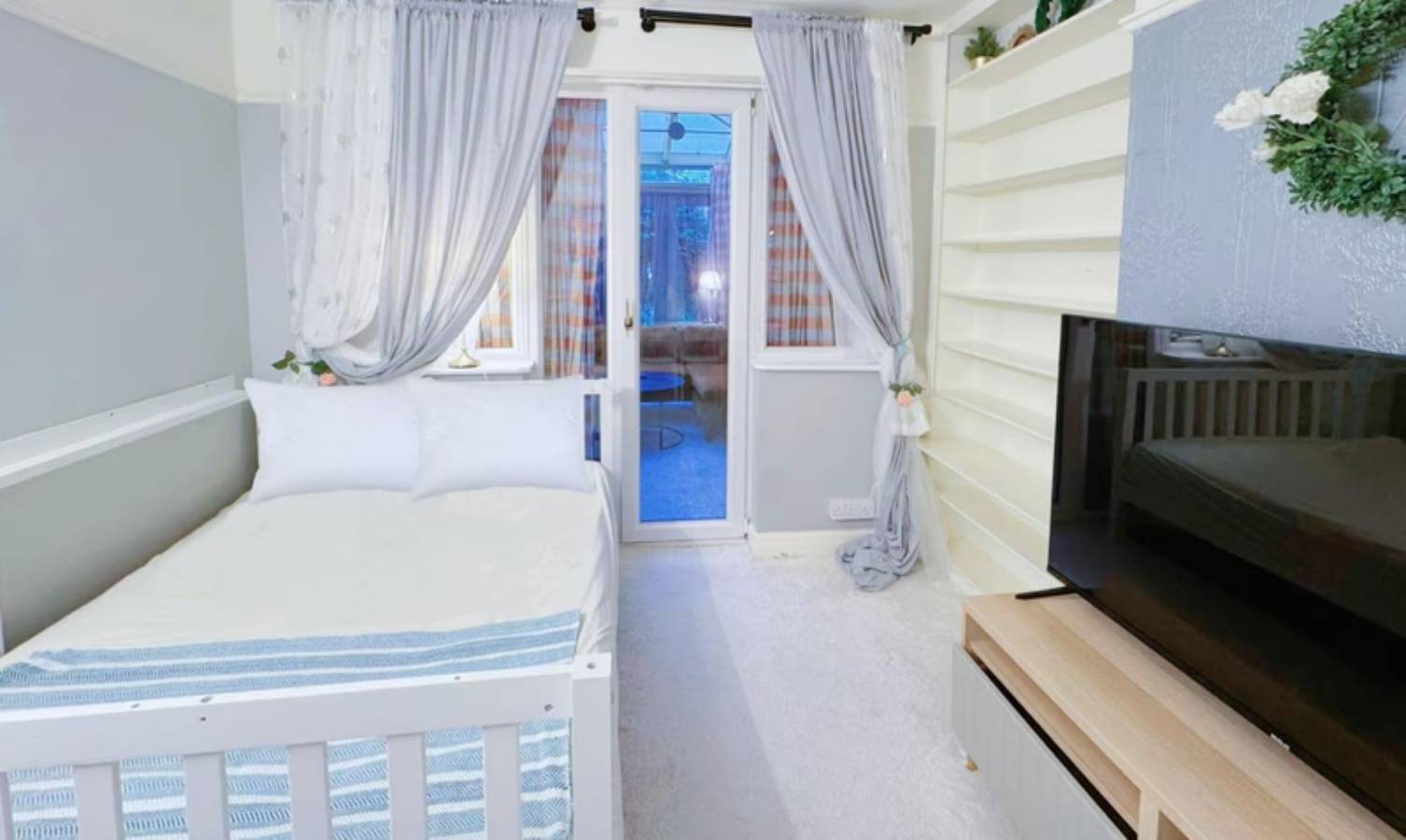 Fully Furnished Easy London Stay-Access by Elm Park & City Airport-Studio in London Borough of Havering, London