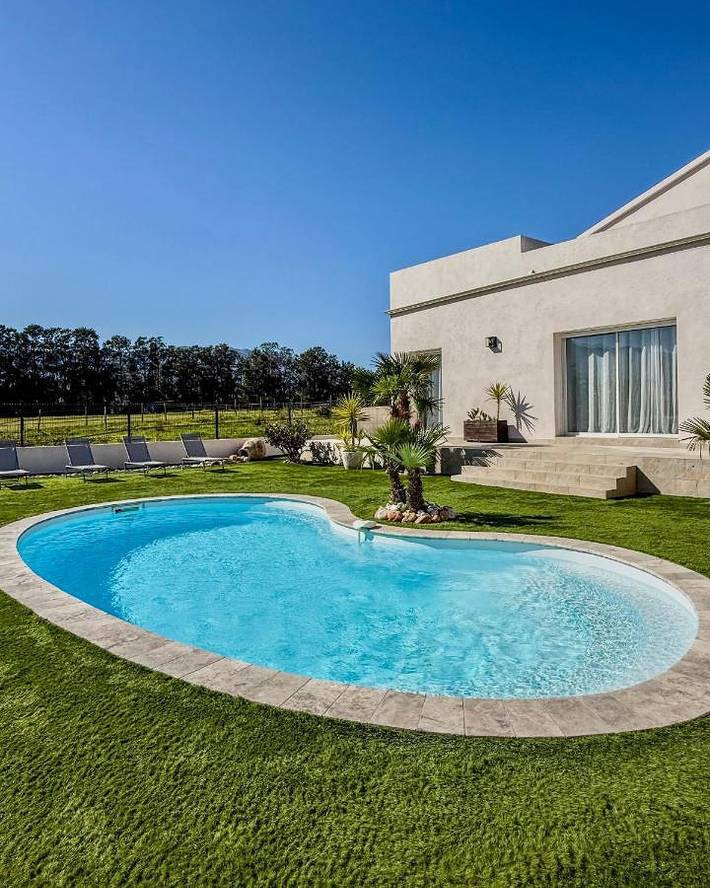 Location de vacances pour 11 personnes, avec piscine ainsi que jardin et vue, animaux acceptés à Vescovato