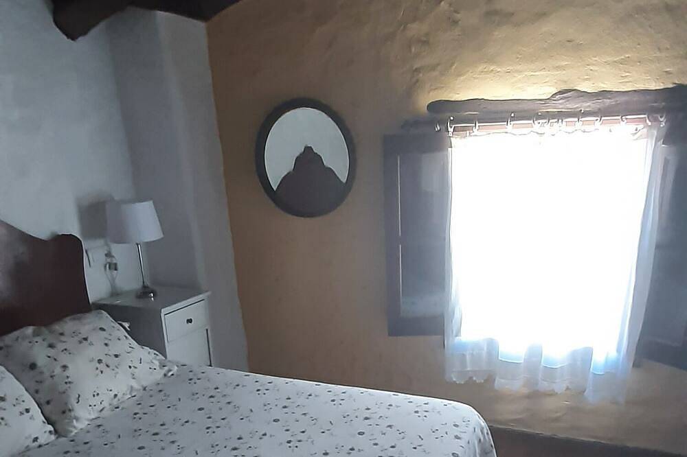Casa Rural El Patio con chimenea,patios, barbacoa, piscina mascota gratuita. in Benadalid, Provincia de Málaga
