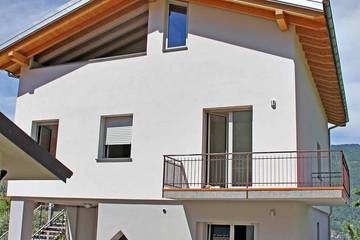 Gîte pour 2 personnes, avec jardin et balcon à Mandello del Lario