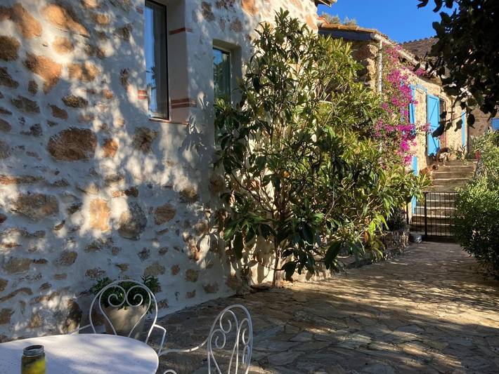 Gîte pour 4 personnes, avec Terrasse ainsi que Jardin et Piscine à OMS (homonymie) - 2