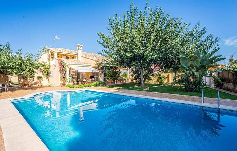 Chalet para 8 personas, con Balcón y Terraza además de Jardín y Piscina en Camp de Morvedre
