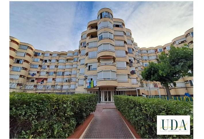 Appartement de vacances pour 4 personnes, avec jardin ainsi que vue et piscine