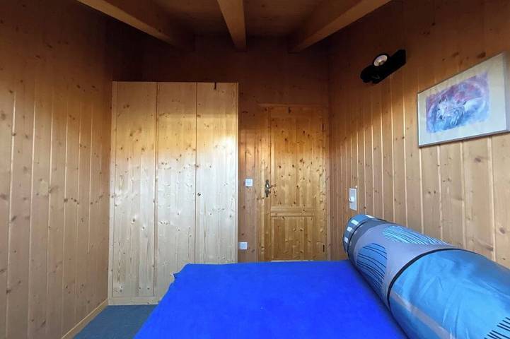 Ganze Wohnung, Schirli Dachgeschoss Appartement/Fewo, Bad, Wc 6-Bettwohnung in Rosswald, Brig
