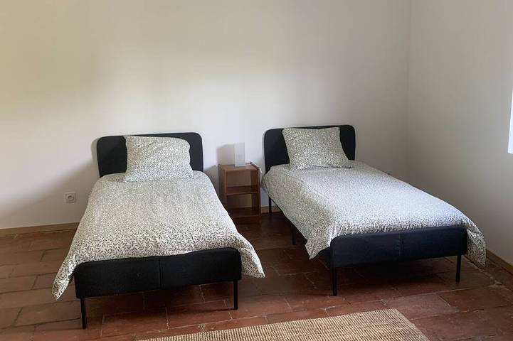 Gîte pour 4 personnes, avec jardin dans La Ville-Dieu-du-Temple - 2