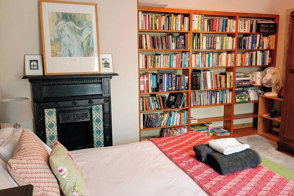 Central Lincoln Uk luxury Period home Bnb with 2 bedrooms & family bathroom. in Lincoln, Lincolnshire