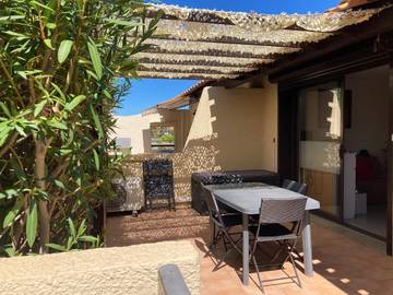 Gîte pour 2 personnes, avec terrasse et piscine dans Cap d'Agde naturiste
