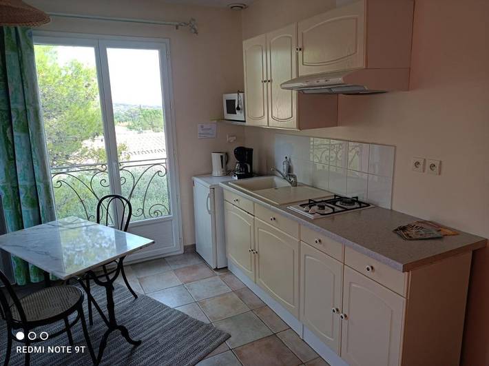 Location de vacances pour 2 personnes, avec piscine ainsi que vue et jardin à Massillargues-Attuech - 2