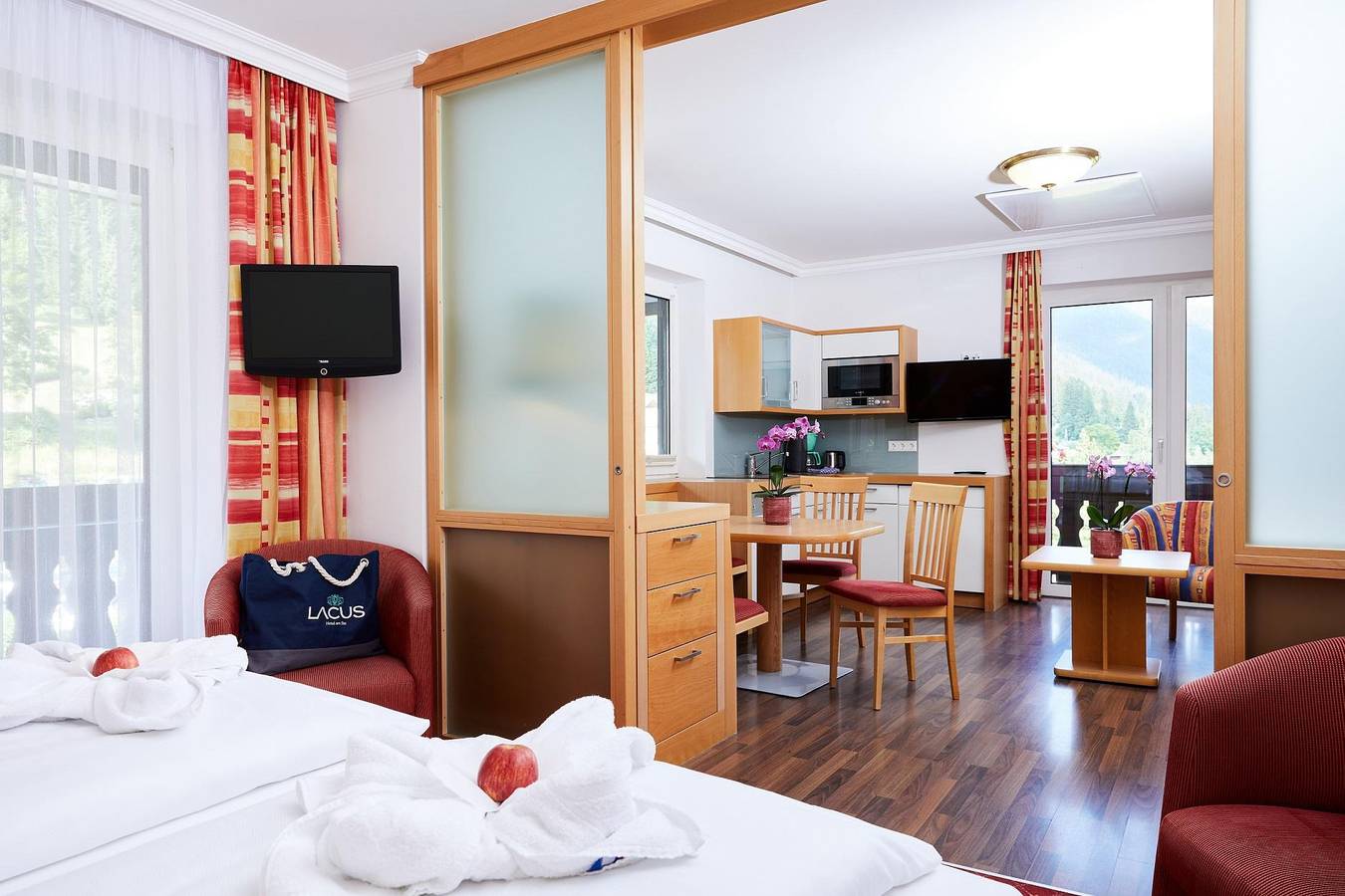 Suite, toilet en bad/douche gescheiden, oost in Gailtaler Alpen, Weissensee