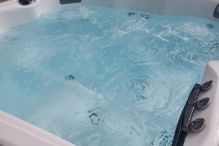 Holiday rental for 5 people, with hot tub and garden in Honiton
