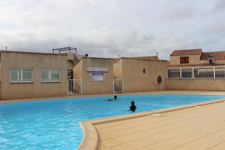Location de vacances pour 6 personnes, avec Balcon et Piscine dans Plage Mateille